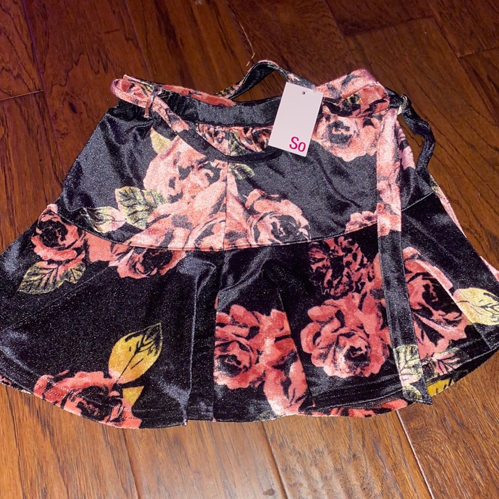 Black floral tie skirt!